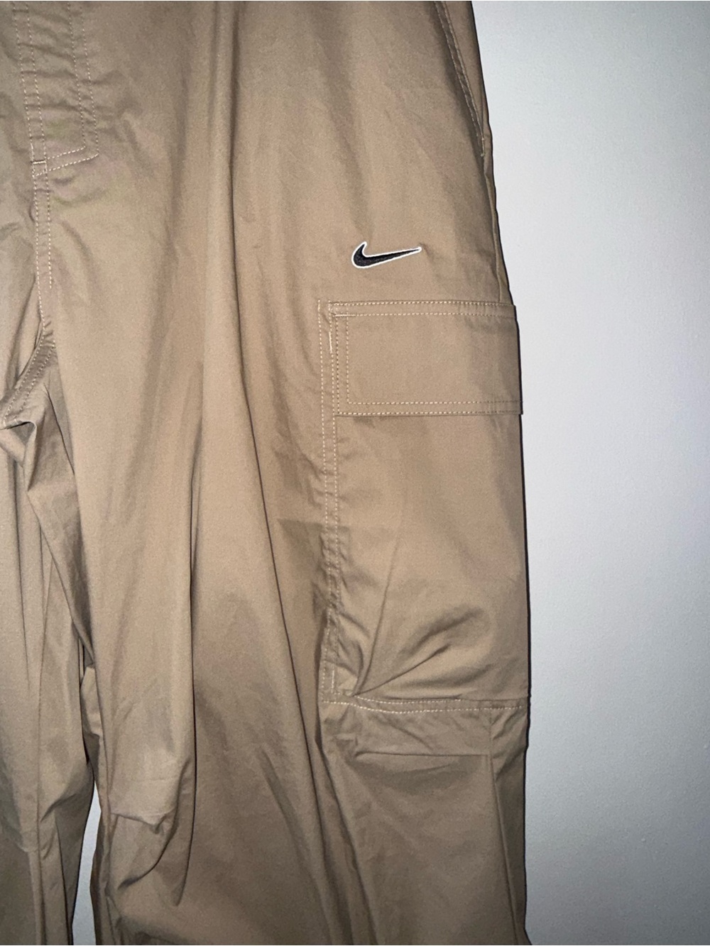 Nike Loose Fit Khaki Cargo Pants - Picture 2 of 7